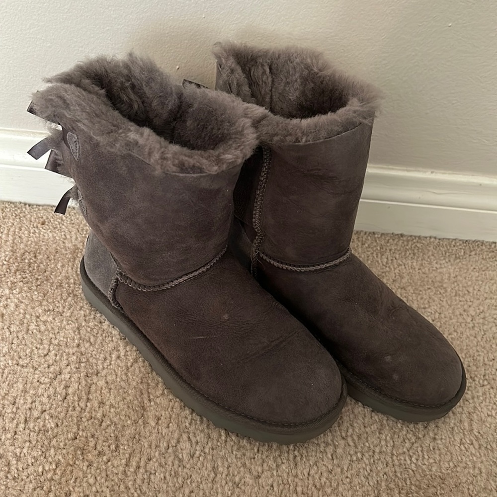 Ugg | Grey Ugg Boots with Bow Detail